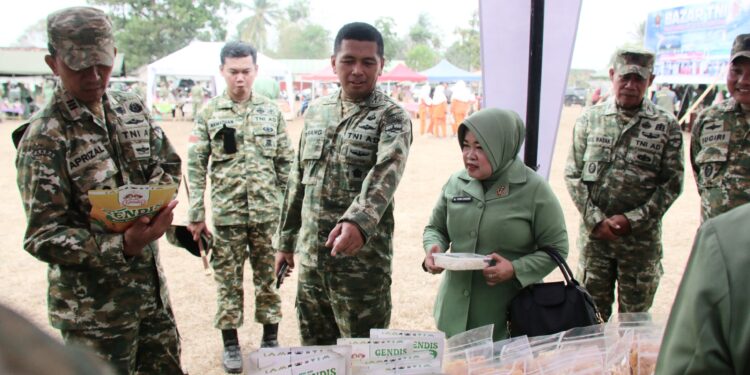 BAZAR PERINGATAN HUT TNI KE-81 KODIM 0429/LAMTIM DI SERBU WARGA