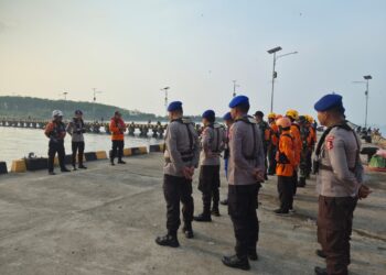 Memasuki Hari Kelima, Tim SAR Perluas Pencarian 8 Orang Hilang Kontak di Selat Sunda