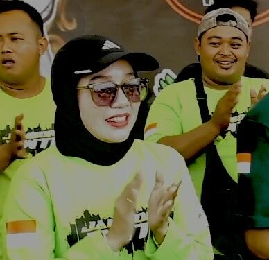 Sinar Dewa Timur Tumpah Ruah, Kegiatan RWTB Inisiasi Elvanty Carulita Berhasil Bangkitkan UMKM dan Sentuh Hati Warga