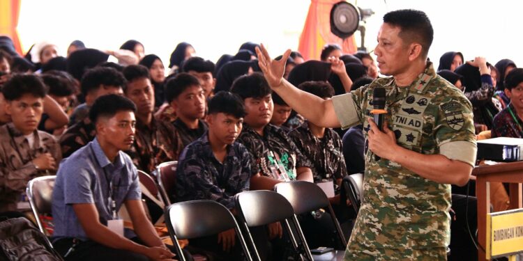 Dari Kampus untuk Bangsa, Danrem 043/Gatam Tanamkan Nilai Bela Negara kepada Mahasiswa STKIP PGRI Bandar Lampung