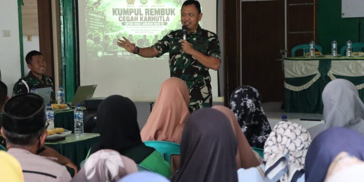 Luar Biasa, Warga Labtu IX Antusias Ikuti Penyuluhan Karhutla Dari Mabes TNI